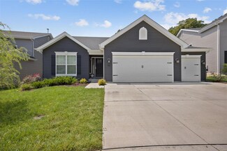 762 Fox Creek Dr, Fenton, MO 63026