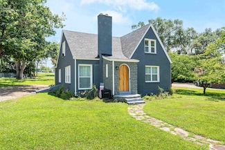 820 Newbern Rd, Pulaski, VA 24301