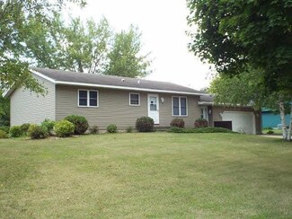 701 W 6th St, Litchfield, MN 55355