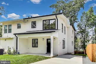 5209 10th Place S, Arlington, VA 22204