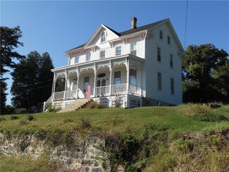 1118 River Rd, Mount Bethel, PA 18343