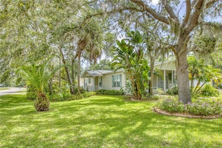 415 Sioux Blvd, Oak Hill, FL 32759