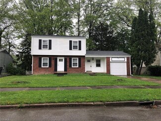 2750 Heather Ln NW, Warren, OH 44485