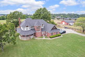 2 Heritage Ln, Magnolia, TX 77354