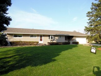 16122 E Holcomb Rd, Lindenwood, IL 61049