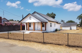 187 S Cloverleaf St, Porterville, CA 93257
