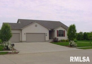 1717 Mackin Dr, de Witt, IA 52742