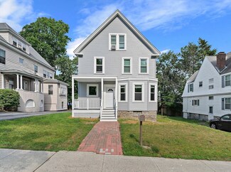 10 Trowbridge Rd, Worcester, MA 01609