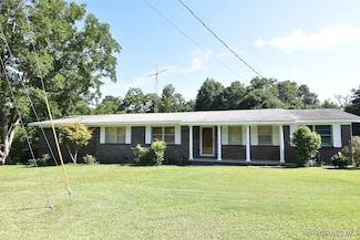 617 Graceland Dr, Geneva, AL 36340
