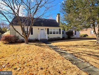 323 Clinton Ave, Williamstown, NJ 08094