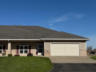 N9078 Spring Valley Rd, Menasha, WI 54952