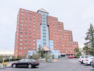 750 Davol St Unit 215, Fall River, MA 02720