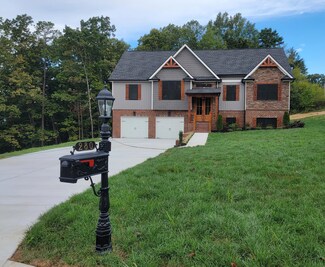 280 Cheshire Crossing Dr, Rock Spring, GA 30739