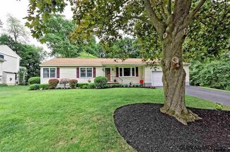 10 Edgewood Rd, Slingerlands, NY 12159