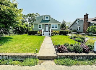 143 Church Ave, Islip, NY 11751