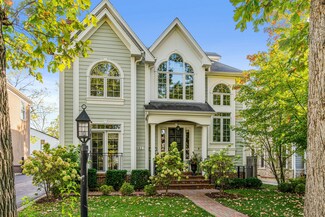 882 Pine St, Winnetka, IL 60093