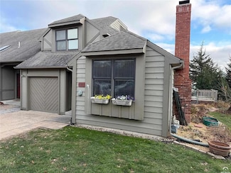 4215 Wimbledon Dr, Lawrence, KS 66047