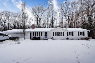 21 Little Brook Dr, Pittsford, NY 14534