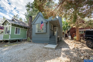 612 Maple Ln, Sugarloaf, CA 92386