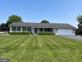 1807 Blacklatch Ln, Middletown, PA 17057