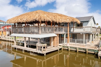31 Lakeside Dr, Hitchcock, TX 77563