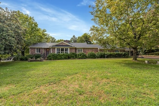 507 Oakwood Dr, Columbia, TN 38401