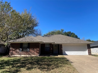 822 Collins Blvd, Cedar Hill, TX 75104