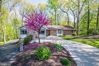 12 Nassau Cir, Reading, PA 19607