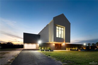 166 N San Roman Rd, Bayview, TX 78566