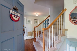 521 Corey Ln, Middletown, RI 02842