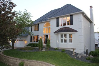 9576 Olympia Dr, Eden Prairie, MN 55347