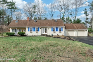 20 Mohawk Dr, Averill Park, NY 12018