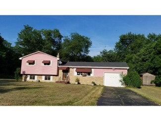 759 Fern St, Masury, OH 44438