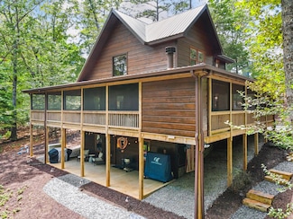 20 Crest Ct, Ellijay, GA 30540