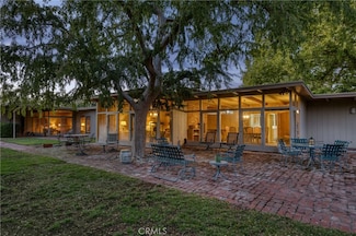 5646 E Park Circle Dr, Fresno, CA 93727