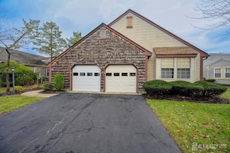 13 Benjamin Franklin Dr, Monroe Township, NJ 08831