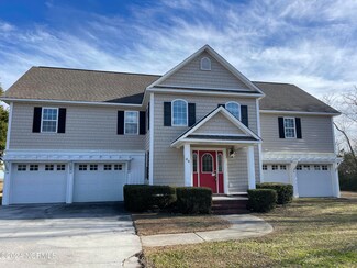 84 Victor Ln, Hampstead, NC 28443
