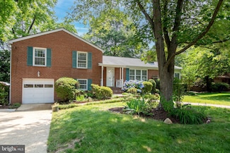 6903 Clemson Dr, Alexandria, VA 22307