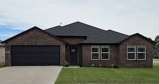 716 Picard Ave, Lowell, AR 72745