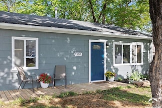 1507 Lindenwood Ln, Lawrence, KS 66044