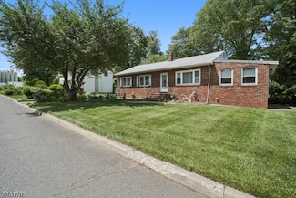 28 Stylon Rd, Wayne, NJ 07470