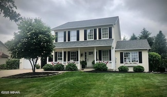 4 Greenbriar Dr, Milton, PA 17847