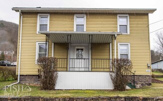 441 S Water St, Mill Hall, PA 17751