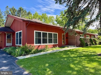 606 W Hamilton Ave, State College, PA 16801