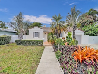 1102 NE 117th St, Biscayne Park, FL 33161