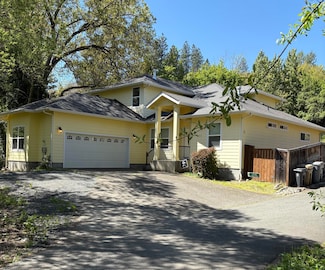 1313 NW Bellevue Place, Grants Pass, OR 97526