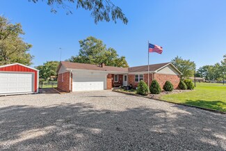 4021 N Graham Rd, Whiteland, IN 46184