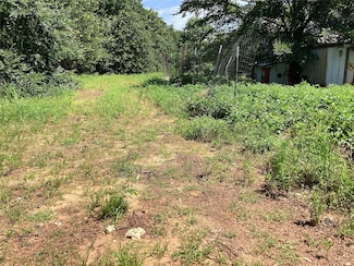 249 Ledbetter Ln, Denison, TX 75021