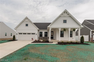 5331 Walnut Ridge Ln, Sheffield Lake, OH 44054