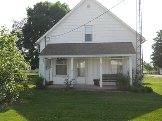101 Center Ave, Royal Center, IN 46978